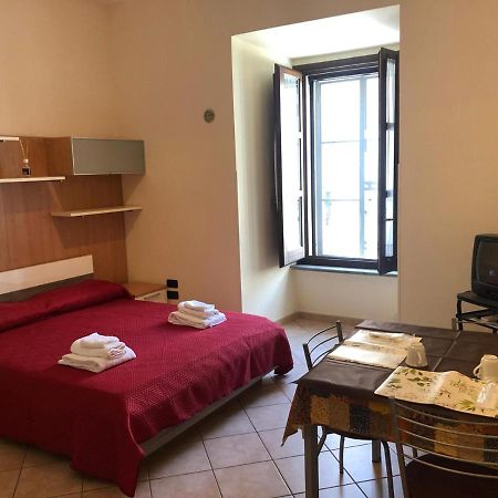 Guest House Via Poerio Catanzaro Kültér fotó